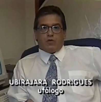 E.T. de Varginha - Duas décadas após o ocorrido, Ubirajara Rodrigues, um dos ufólogos mais envolvidos a desvendar os acontecimentos da cidade de Varginha, voltou atrás em sua posição e hoje não defende que tenha havido, de fato, um contato extraterrestre na ocasião