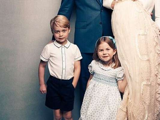 Sem estripulias reais! George e Charlotte começaram a ter aulas de etiqueta