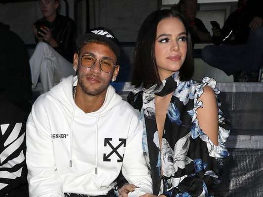 Marquezine ironiza rumores de novo término com Neymar ao responder fãs no Twitter nesta segunda-feira, dia 08 de outubro de 2018