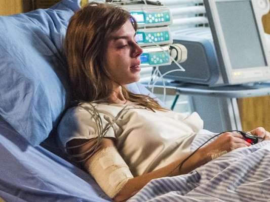 Em 'Segundo Sol', Rochelle (Giovanna Antonelli) se muda para o quarto de serviço após receber alta do hospital