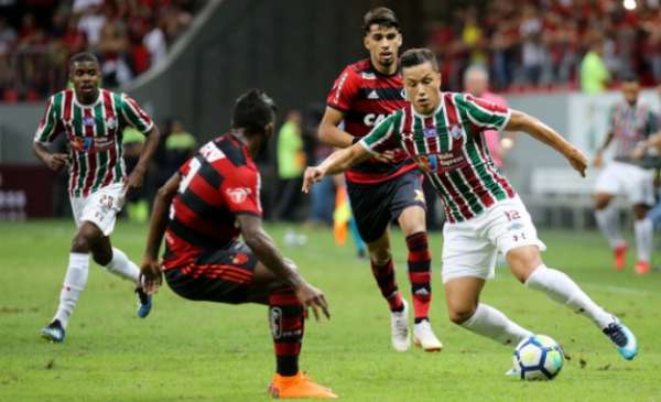 No primeiro turno, o Flamengo venceu o Fluminense por 2 a 0 em Brasília