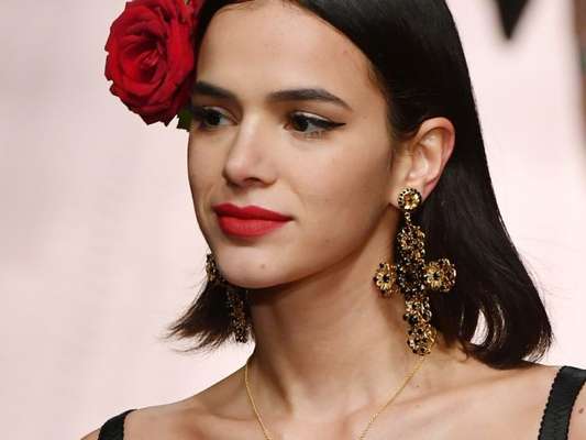 Bruna Marquezine exibiu o corpo sarado em um ensaio fotográfico em Fernando de Noronha. Veja abaixo!