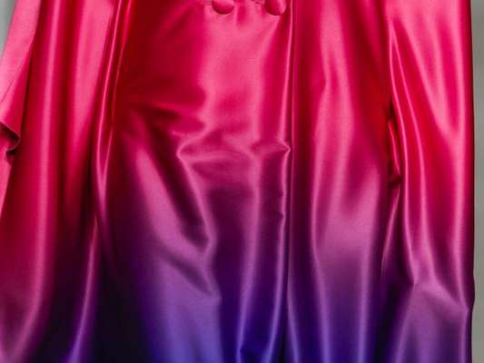 Tie Dye e degradê trazem visual 'manchadinho' de volta à moda. Look Apartamento 03
