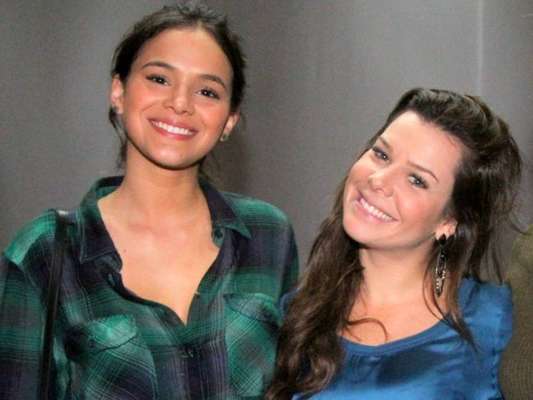 Carolina Dieckmann esteve em reunião com Bruna Marquezine, Fernanda Souza e mais famosos