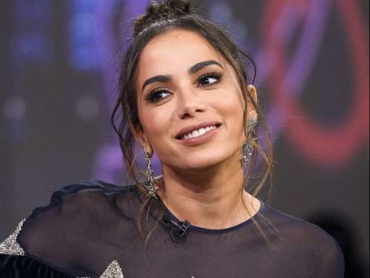 Anitta esclarece ritmos de clipes em EP 'Solo': 'Músicas não são de rebolar'