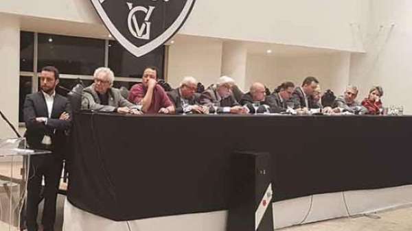Sede da Lagoa do Vasco durante uma reunião do Conselho Deliberativo. Confira a seguir outras imagens na galeria L!