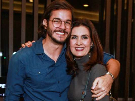 Fátima Bernardes vibra por 'recorde de dias' junto com namorado, Túlio Gadêlha em foto nesta quarta-feira, dia 14 de novembro de 2018