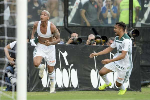 Confira a seguir a galeria especial do LANCE! com as imagens de Vasco e Palmeiras, que se enfrentaram neste domingo