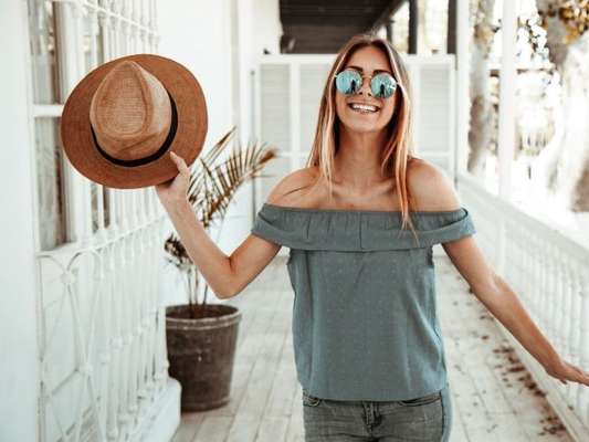 Pele menos oleosa no verão! 6 truques para deixar o rosto mais sequinho e fresh no calor
