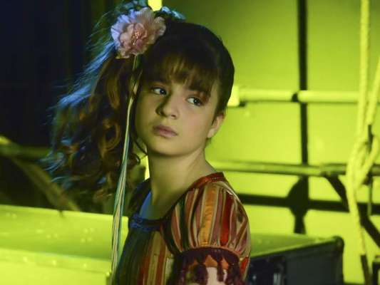 Na novela 'As Aventuras de Poliana', a apresentação do show de talentos de Poliana (Sophia Valverde) será prejudicada por Filipa (Bela Fernandes)