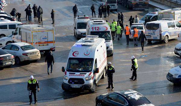Acidente de trem na Turquia deixa quase 10 mortos