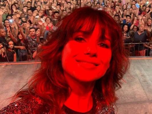 Um cachorro roubou a cena no show de Paula Fernandes em Taquari, neste sábado, 15 de dezembro de 2018. Veja a seguir!