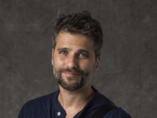 Gabriel (Bruno Gagliasso) descobre que a fonte tem poder curativo no capítulo de sábado, 12 de janeiro de 2019 da novela 'O Sétimo Guardião'