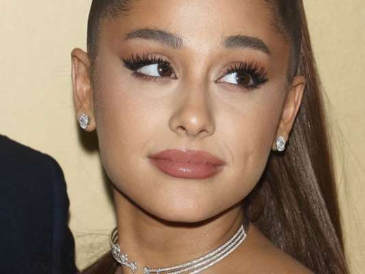   Ariana Grande refuses the honor of England with respect to the victims and their families from the Manchester attack 