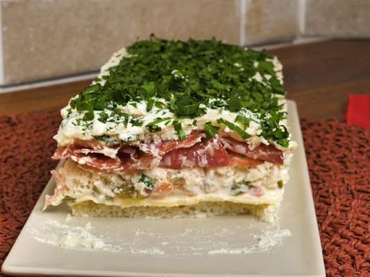 Sanduíche de salame