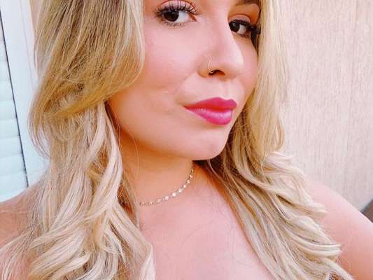 Marília Mendonça se desculpa com fã por negar foto depois de show