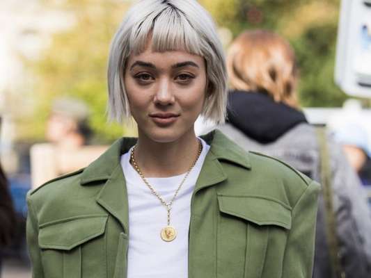 Fashion Army: jaqueta estruturada verde musgo + calça caqui