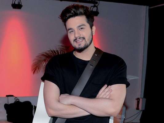 Luan Santana elogia looks de Neymar após unfollow na web: 'É um amigo estiloso'
