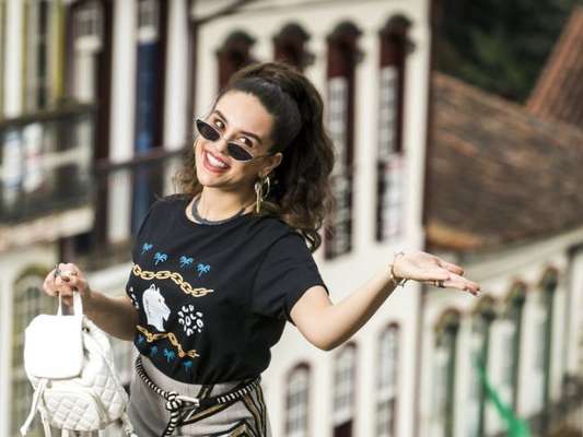 Mariane (Kéfera Buchmann) vai ganhar o papel de Cris (Vitória Strada) no filme de Alain (João Vicente de Castro) por decisão do diretor nos próximos capítulos da novela 'Espelho da Vida'