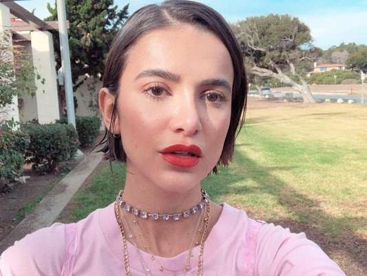 O mix de colares deixa qualquer look básico mais estiloso