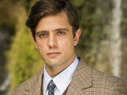 Reencarnação de Danilo (Rafael Cardoso), Daniel (Rafael Cardoso) vai procurar ajuda de Letícia (Letícia Persiles) após sonhar com Júlia (Vitória Strada) nos próximos capítulos da novela 'Espelho da Vida'