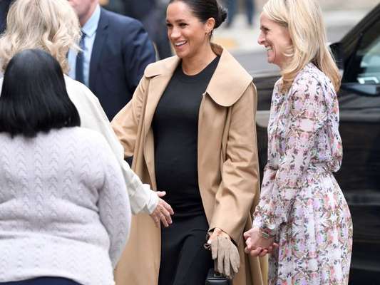 Meghan Markle combina transparência e animal print em scarpin durante evento nesta quinta-feira, dia 10 de janeiro de 2019