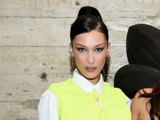 Bella Hadid no Louis Vuitton Dinner