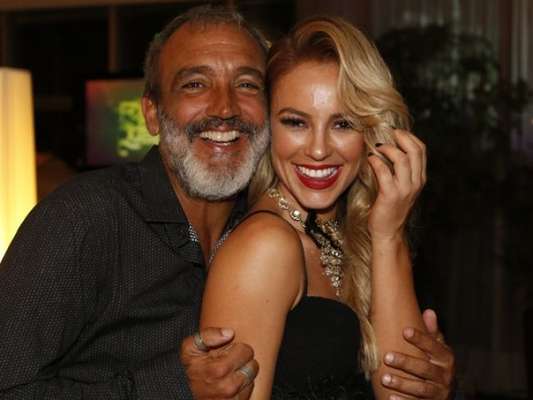 Paolla Oliveira e o diretor da TV Globo Rogério Gomes não estão mais juntos