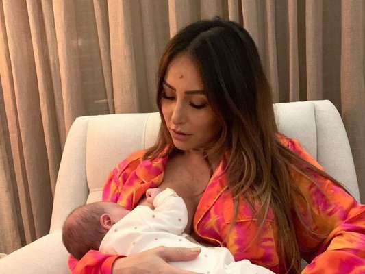 Sabrina Sato cita a filha, Zoe, lembrar clique de 2009 na web nesta terça-feira, dia 15 de janeiro de 2019