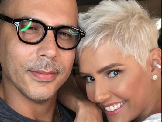 Deborah Secco fez transformação com o hairstylist Anderson Couto, embaixador da Wella e cabeleireiro do Espaço Gioh, na zona oeste do Rio de Janeiro