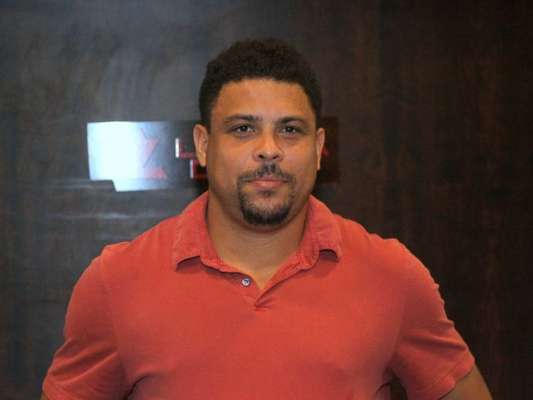 Ronaldo reúne filhos em foto e semelhança rouba cena nas redes sociais