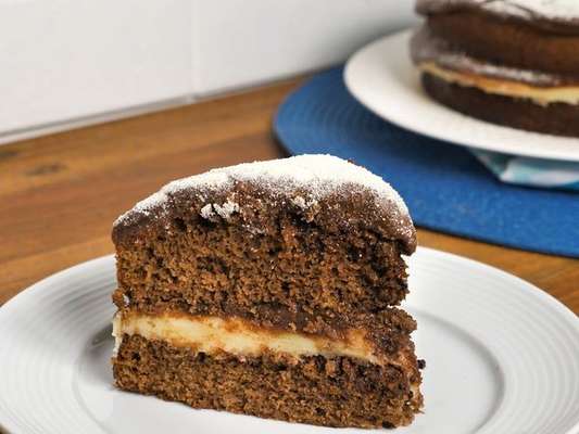Bolo de chocolate com leite ninho