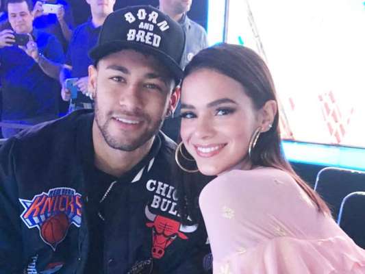 Bruna Marquezine deixa de seguir Neymar no Instagram