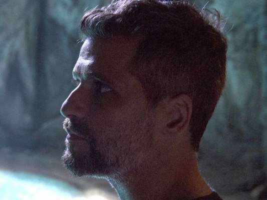 Gabriel (Bruno Gagliasso) termina de elaborar a estratégia para não deixar que a mãe chegue perto da fonte no capítulo de segunda-feira, 11 de fevereiro de 2019 da novela 'O Sétimo Guardião'
