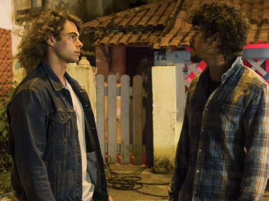João (Rafael Vitti) vai ser preso e ficar três anos atrás das grades por culpa do irmão, Jerônimo (Jesuíta Barbosa), ao ser considerado culpado pela morte de Nicole (Bárbara França) nos próximos capítulos da novela 'Verão 90'