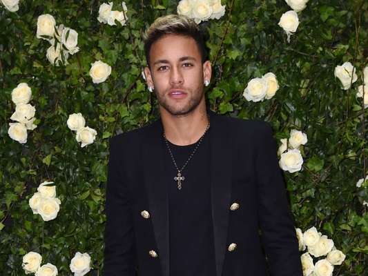 Neymar vai passar Carnaval no Brasil