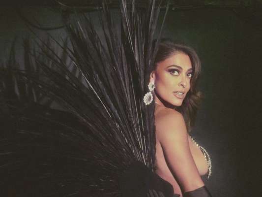 Juliana Paes volta a ser musa em camarote após mudança em gravação, como revelou nesta sexta-feira, dia 22 de fevereiro de 2019