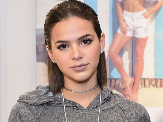 Bruna Marquezine garantiu a uma seguidora de seu Twitter que não reatou o namoro com Neymar