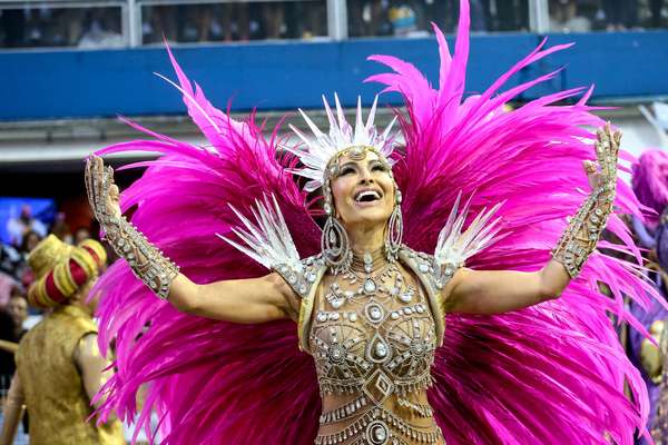 Sabrina Sato é Rainha de Bateria da Gaviões da Fiel