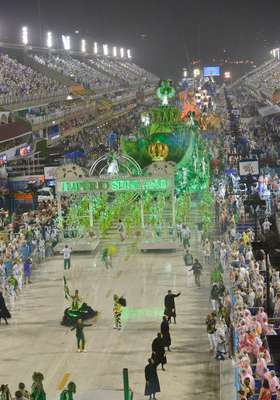 Veja o 1º dia de desfiles do Grupo Especial do Carnaval do Rio