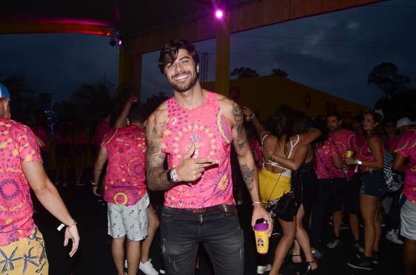Famosos acompanharam o show do Alok em SP