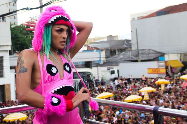 Pabllo Vittar divertiu foliões em bloco animado em São Paulo