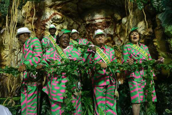 Relembre como foi o desfile da campeã Mangueira