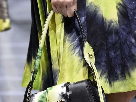 Quer entrar na trend do tie dye? Confira 5 peças para inserir no guarda-roupa!