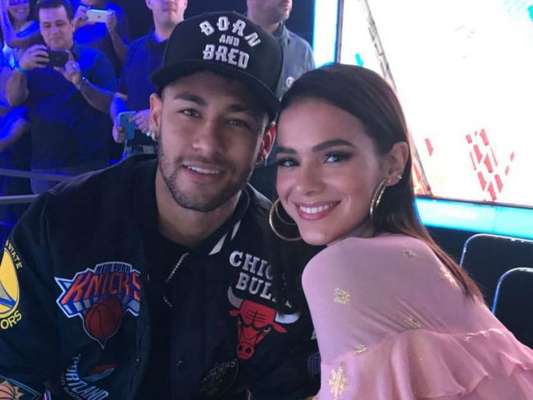 Neymar defende Bruna Marquezine de ataques: 'Sou fã dela como atriz e como mulher'
