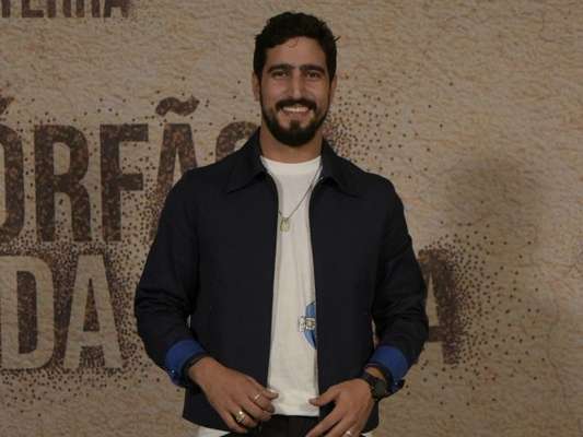 Renato Góes planeja casamento com a noiva, Thaila Ayala: 'Se der tudo certo queremos casar esse ano, ainda não sei sobre festa. Mas tenho a vontade casar na igreja e ela gostou da ideia, com os meus avós assistindo'