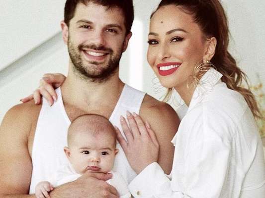 Sabrina Sato e Duda Nagle falam sobre a chegada de Zoe em vídeo no Youtube