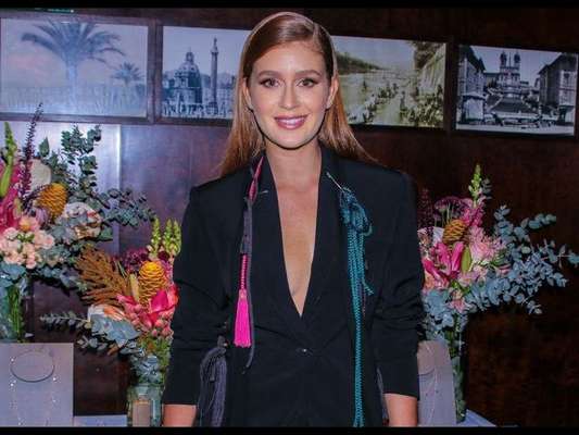 Confira o look ousado de Marina Ruy Barbosa. Veja fotos