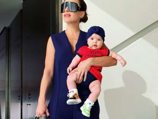 Sabrina Sato, de Dior, posa com Zoe de tênis personalizado de R$ 700. Saiba mais em matéria nesta quarta-feira, dia 03 de abril de 2019