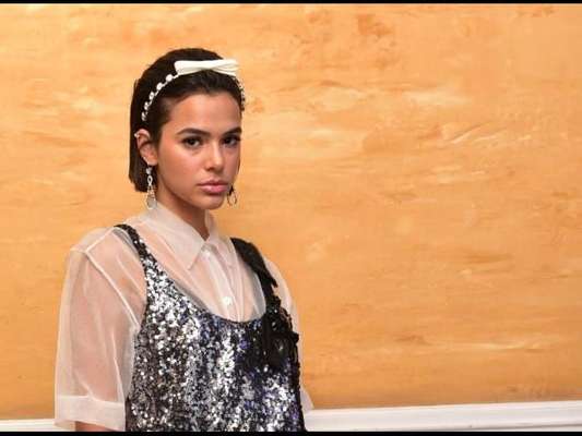 Bruna Marquezine reagiu e foi apoiada após críticas por conta do seu cabelo: 'Só a opinião dela importa'